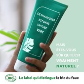 “Ohhh un tube vert, c’est forcément un produit naturel !”

Ça vous parle ? Ces produits aux emballages verts, parés de feuilles et de slogans qui fleurent bon la nature ? Ne vous laissez pas berner. 🙅‍♀️

🚨 Derrière ces jolies promesses se cachent souvent des pratiques bien moins vertes qu’elles n’en ont l’air. Beaucoup de marques non certifiées utilisent ces codes pour se donner une image "naturelle", sans pour autant s'engager réellement pour l’environnement.

Un packaging vert ne signifie pas que le produit l'est aussi. Souvent, c’est juste du marketing, une façade pour vous séduire… et vous duper. 🫨

Chez Cosmébio, nos marques partenaires mettent en œuvre des actions concrètes pour réduire leur impact sur la planète, de la production à l'emballage. Elles se font certifier et labelliser pour la vraie transparence !

Engagez-vous pour une beauté vraiment naturelle, pas seulement en apparence, faites confiance au label Cosmébio, le label qui distingue le bio du faux !✊💚

#distinguelebiodufaux #cosmebio #cosmetiquebio #cosmetiquenaturel #greenwashing
________________________________________________

https://www.cosmebio.org/fr/label-qui-distingue-bio-du-faux/